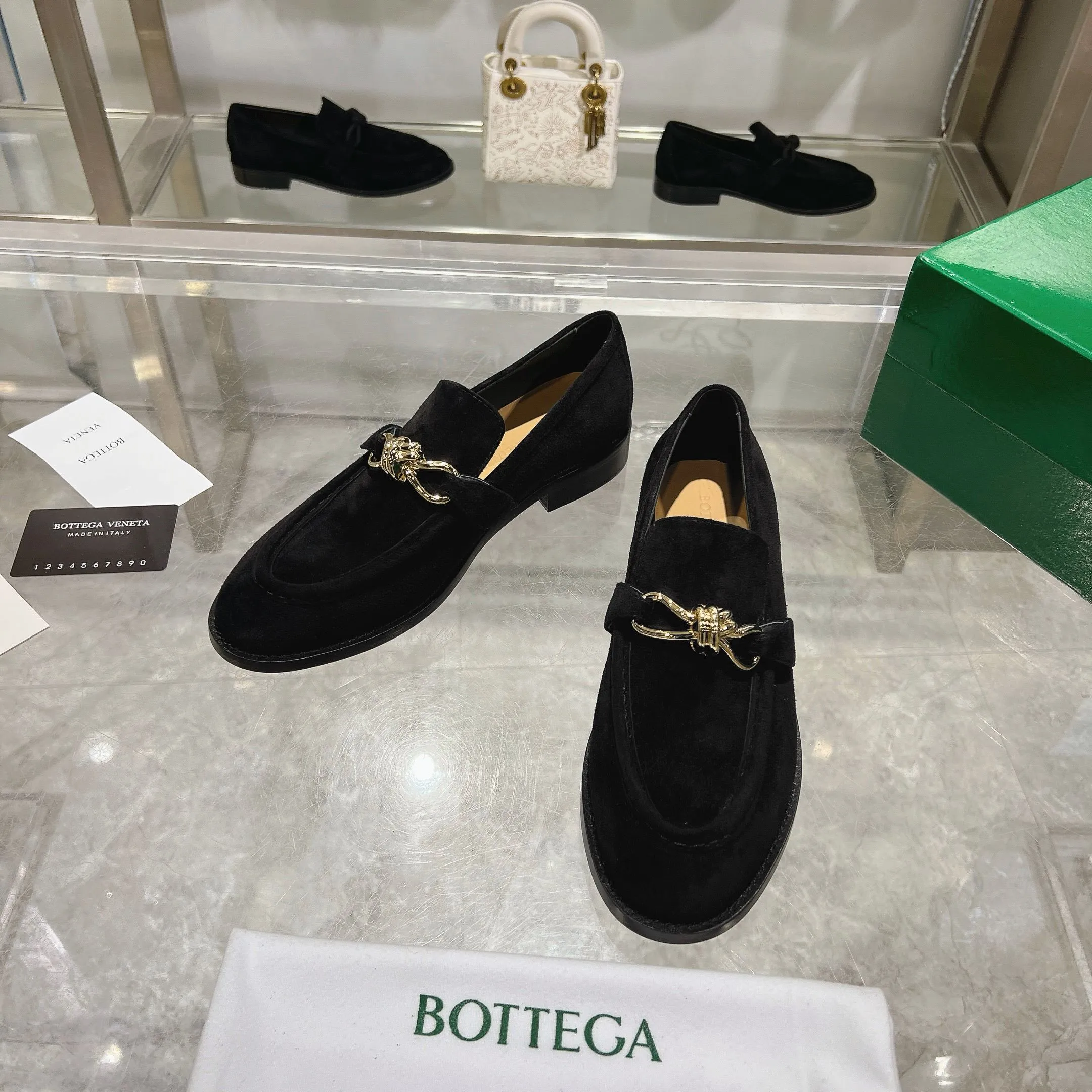 [BV] Top P: 840💰 Size: Female 35-39 (Female 40 custom-made) Male 39-44 (38.45 non-refundable) Bottega Veneta 2025 counter model! Small round toe loafers! Imported leather outsole! Imported grained cowhide! Solid color Niuli! !